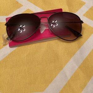 Vera Bradley NWT Haymarket Paisley Sunglasses